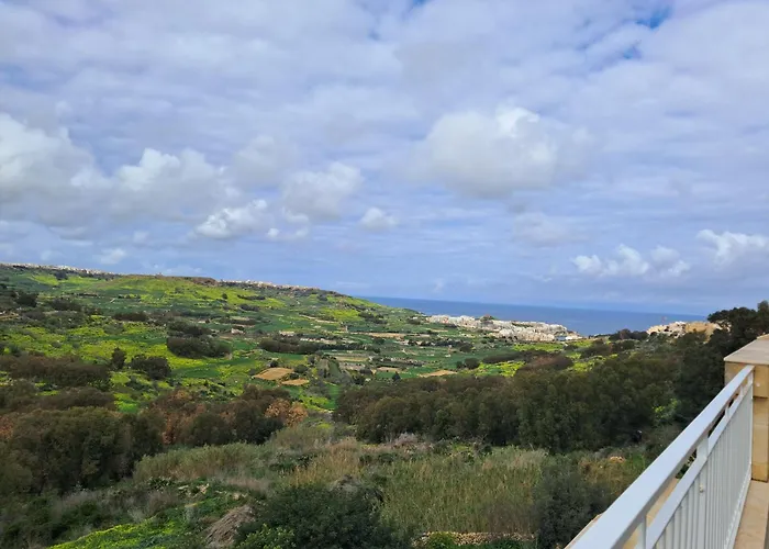 Cliff Edge Apartment In Xaghra