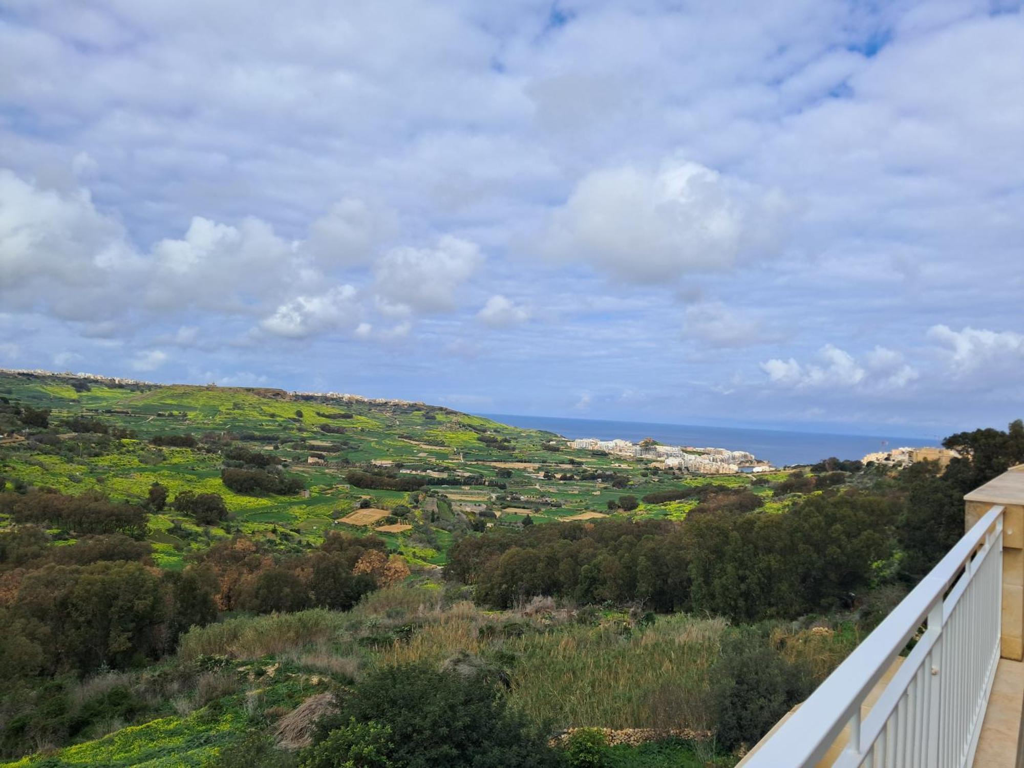 Cliff Edge In *